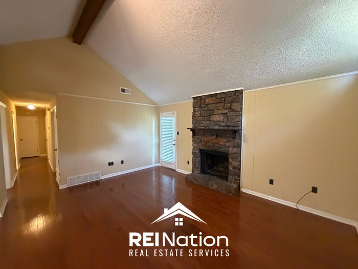 5989 Pebblehill Drive – photo 3