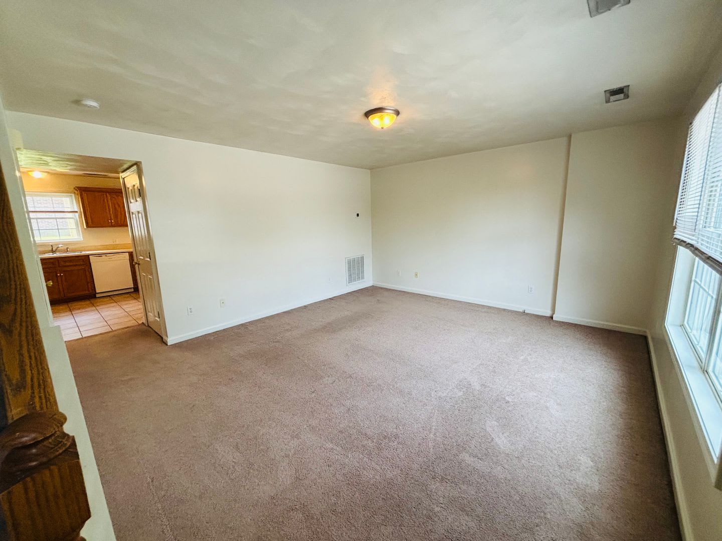 3 Bedroom 1 5 Bath Townhouse – photo 2