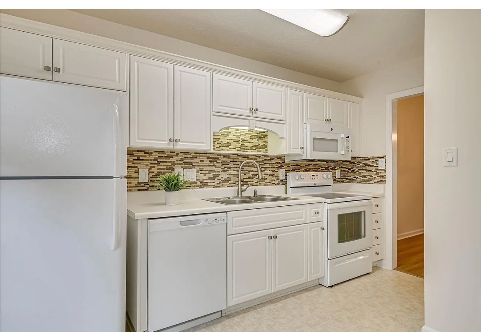 Updated 2 Br 2 Ba Townhome – photo 3
