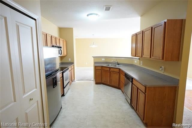 16869 HAWICK Lane – photo 4