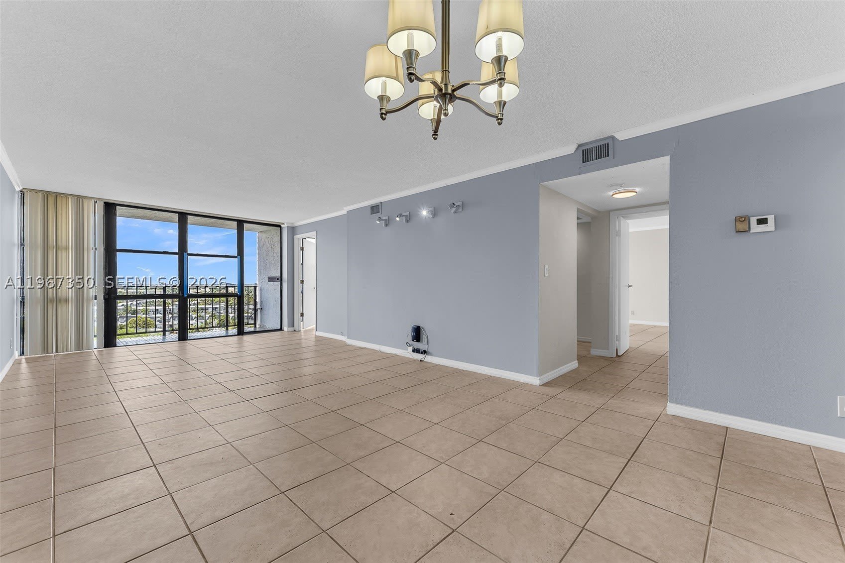 800 Parkview Dr Unit 211 – photo 3