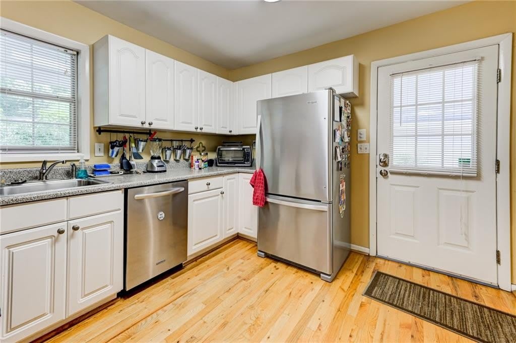 2423 Woodacres Road NE – photo 4