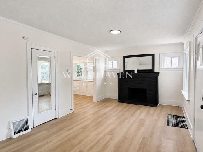1203 North Main Street – photo 3