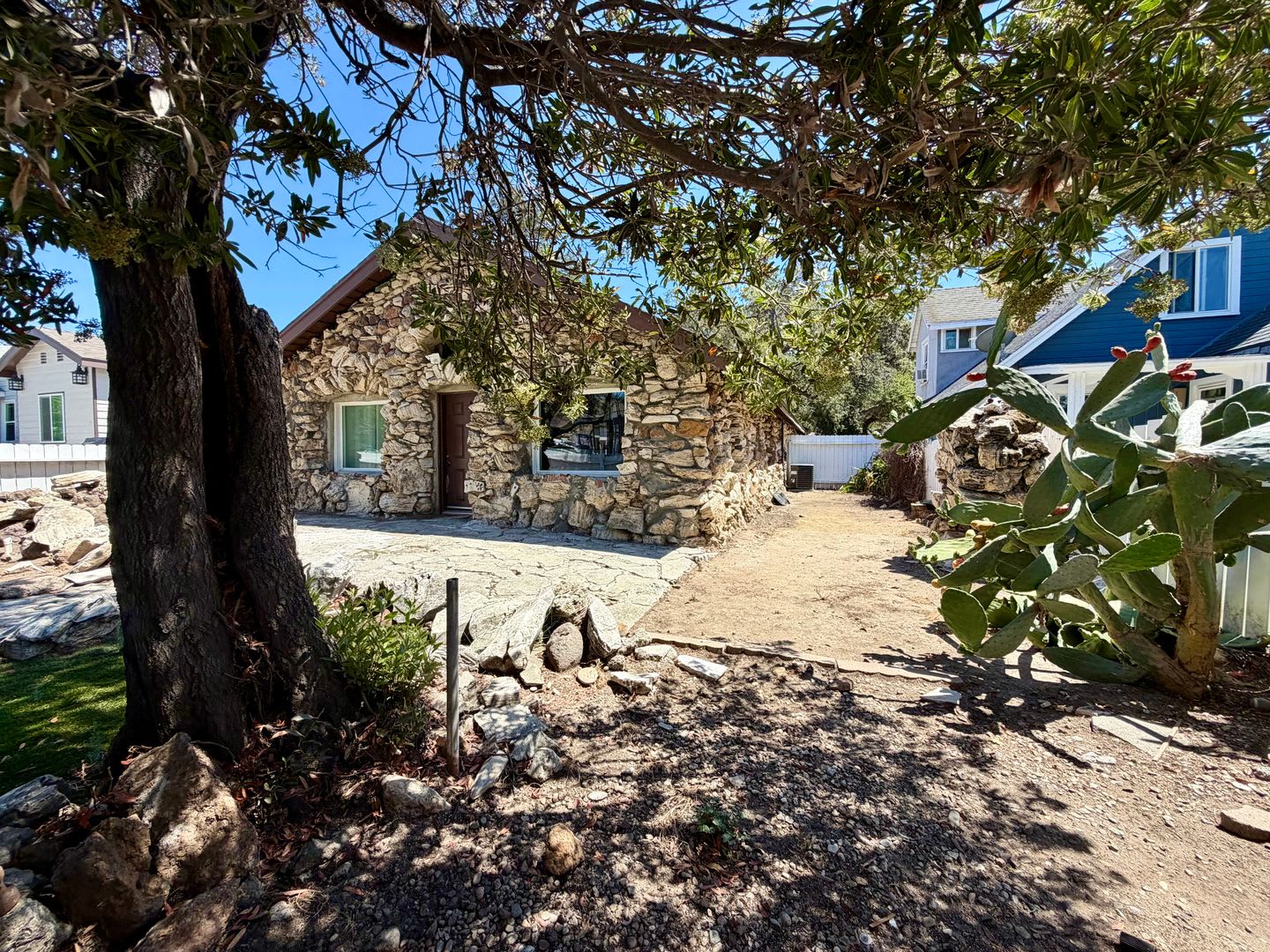 Charming 2 bedroom 1 bathroom house in Thousand Oaks! – photo 2