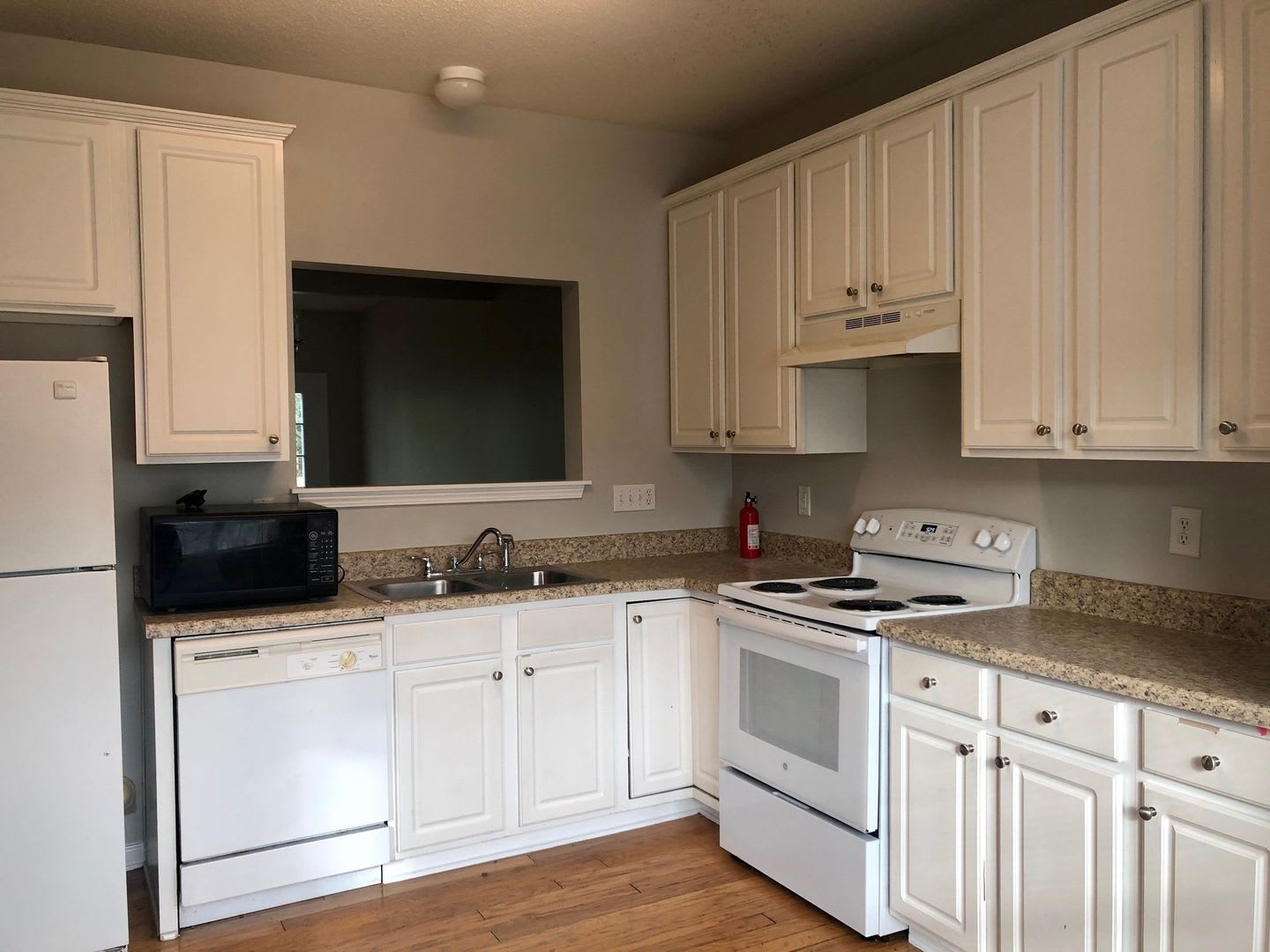 Spacious 3 Bedroom 2.5 Bath Townhome Located Off of Pisgah Church Road!-Available 8/7/26 – photo 3