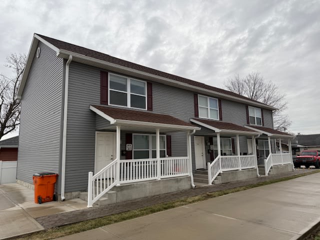 915 North Riverside Drive – photo 1