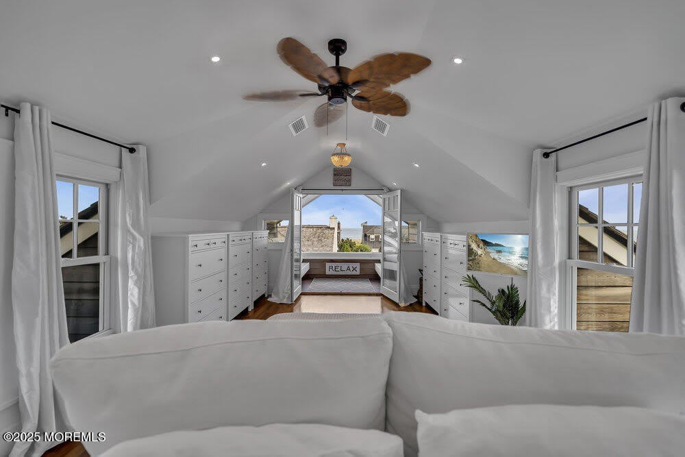 985 Ocean Avenue – photo 4