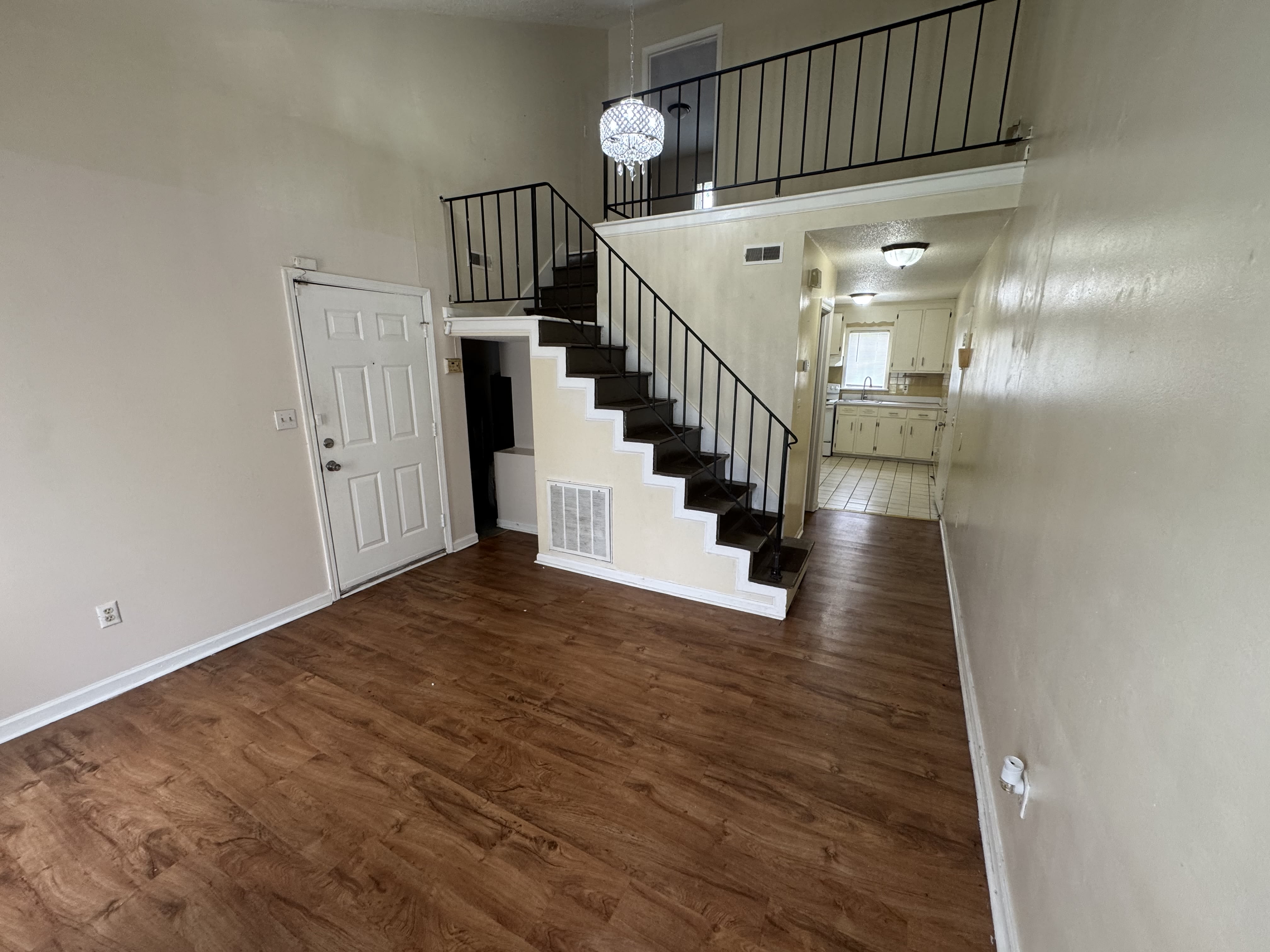 655 26Th St – photo 2