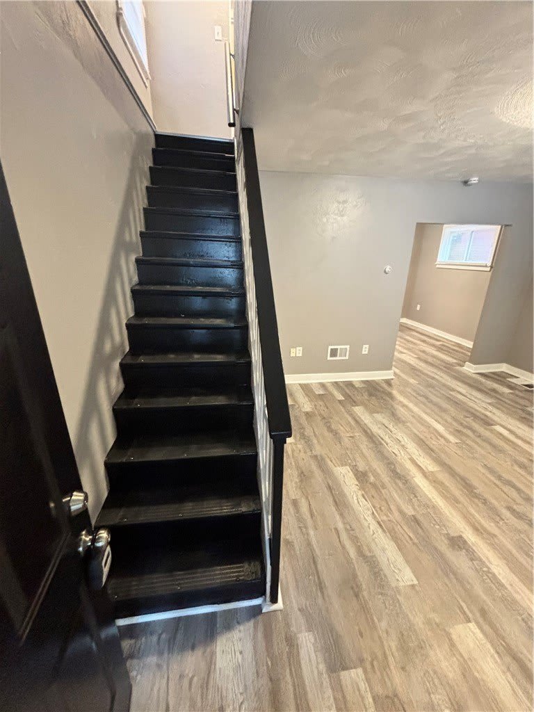 327 Mathews St – photo 3