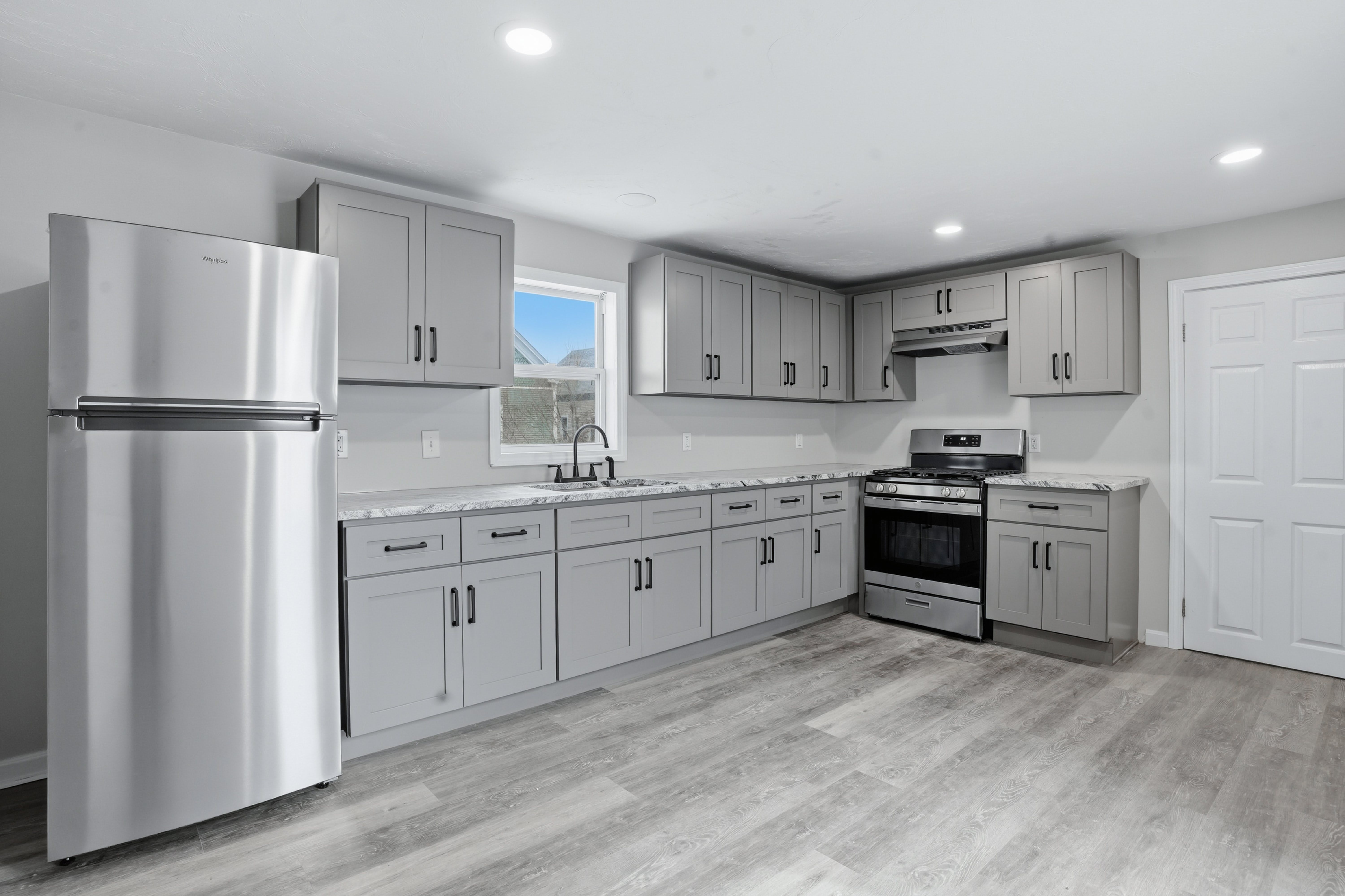 660 Public St – photo 4