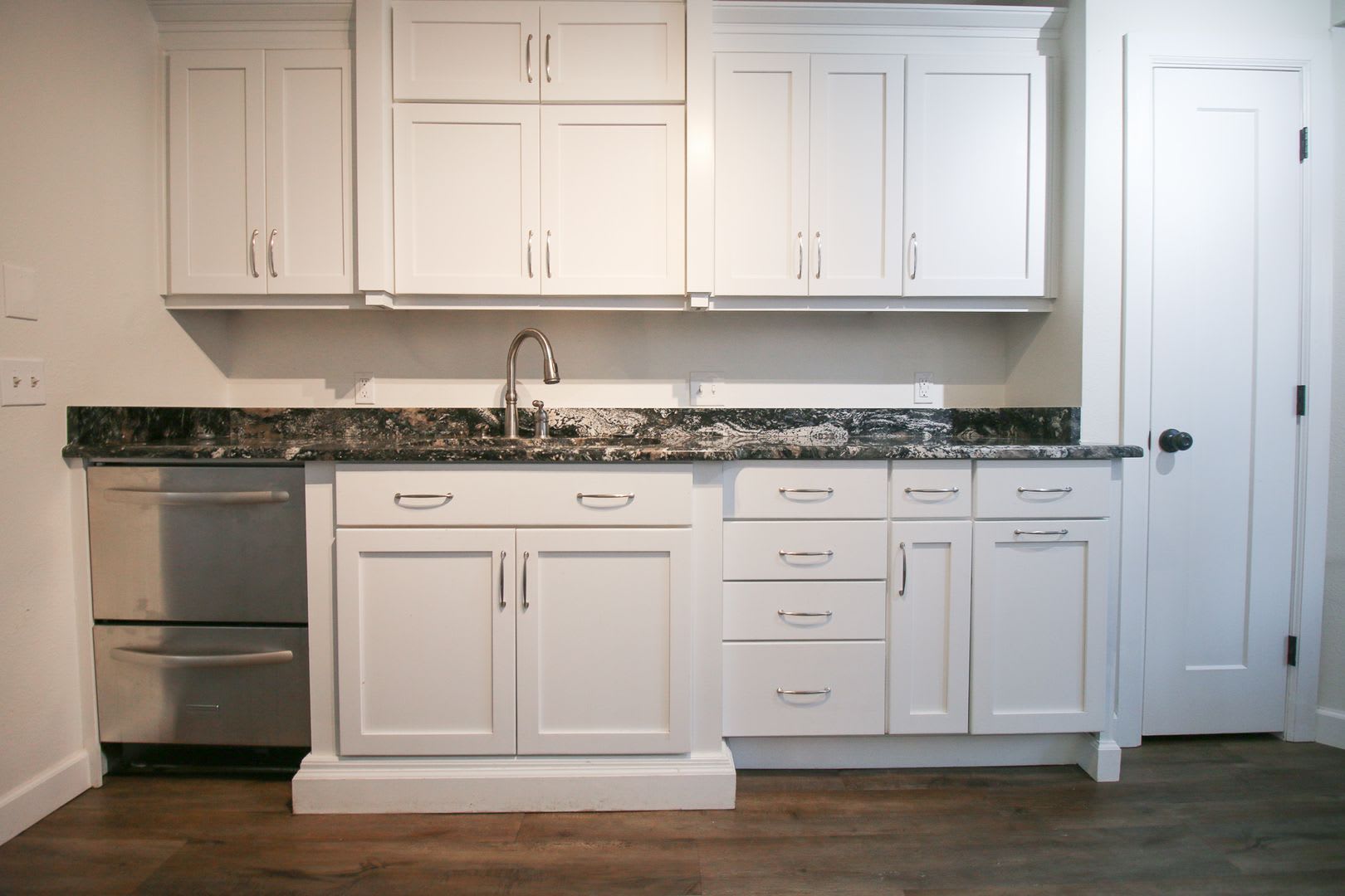 2 Bedroom, 2.5 Bath Walking Distance From the Riverside Trails and Downtown! – photo 3