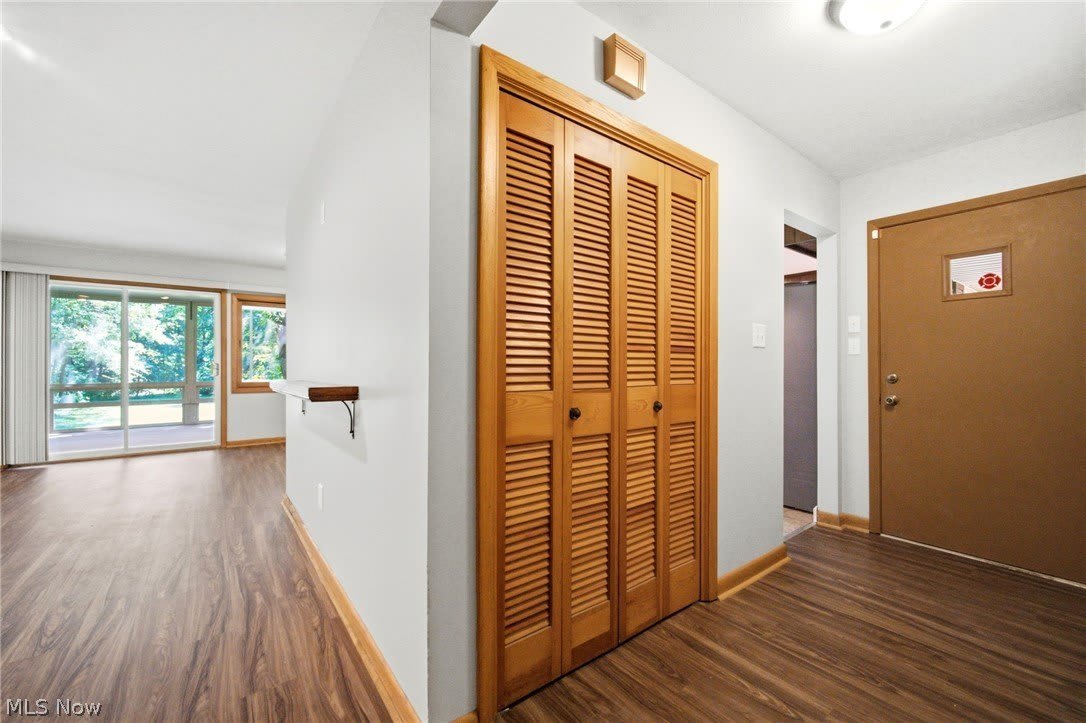 1097 Oak Tree Road – photo 4