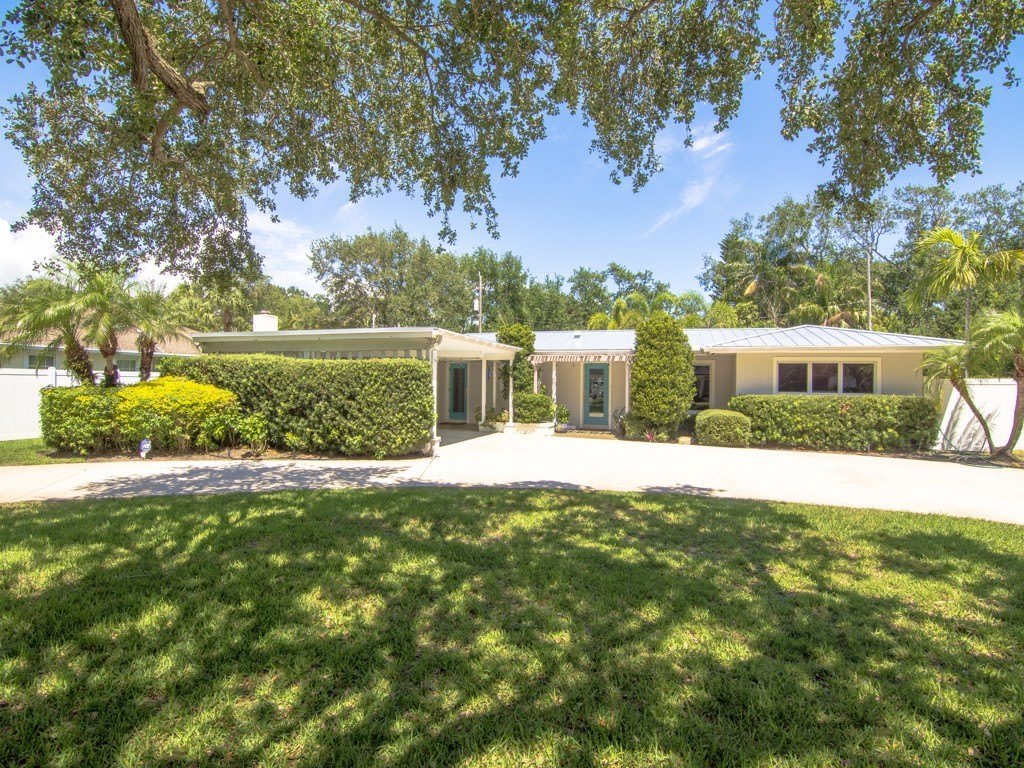 745 Iris Lane – photo 1