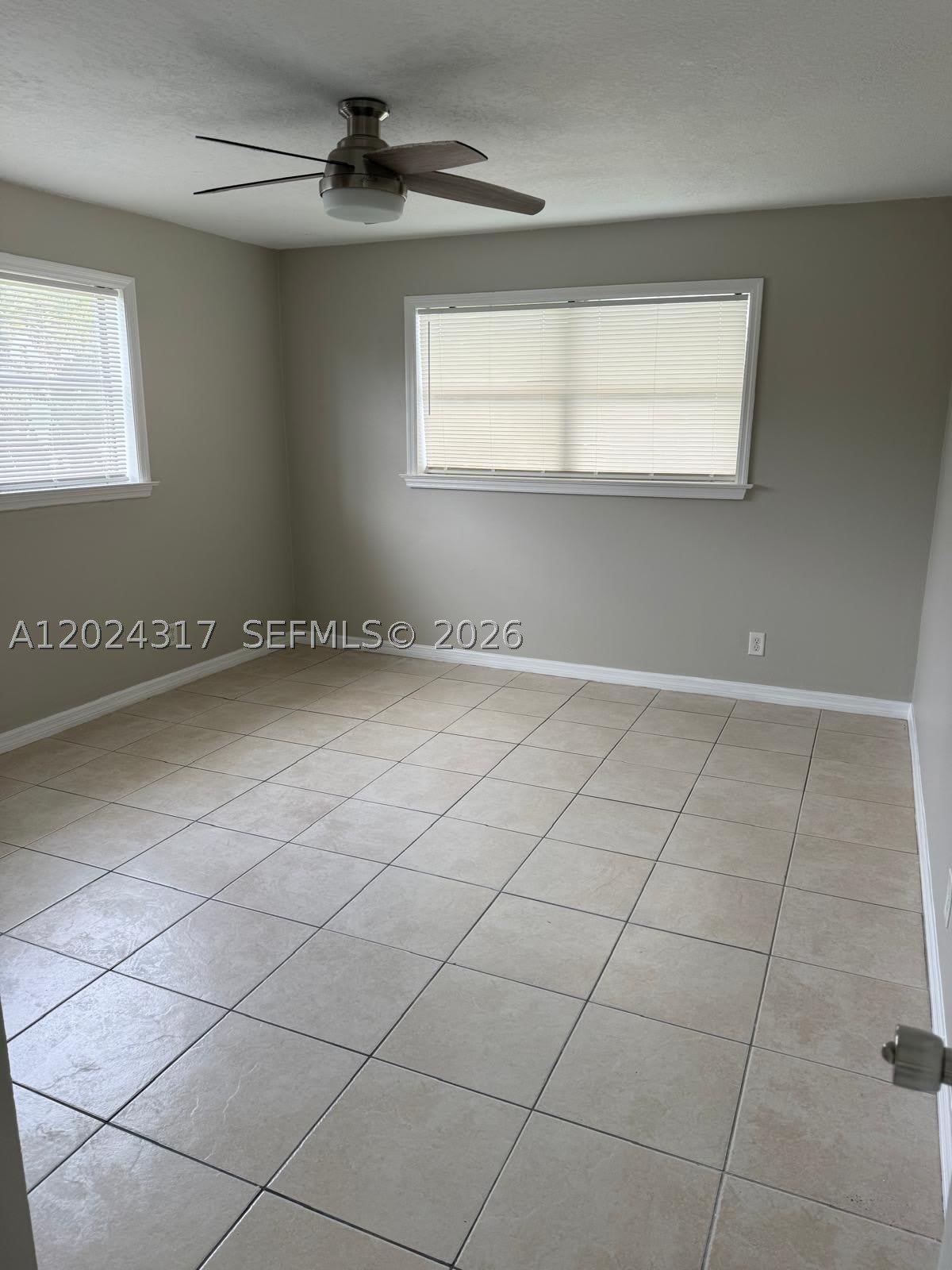 588 Holly Dr – photo 5