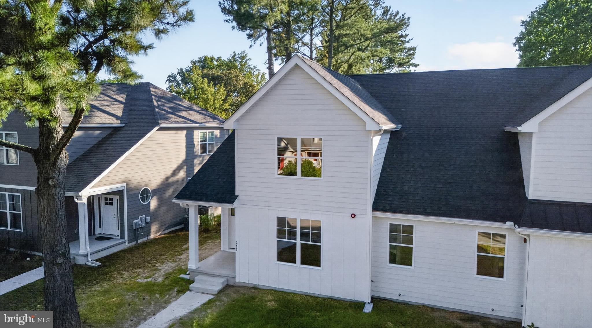 214 CHANDLER Street – photo 3