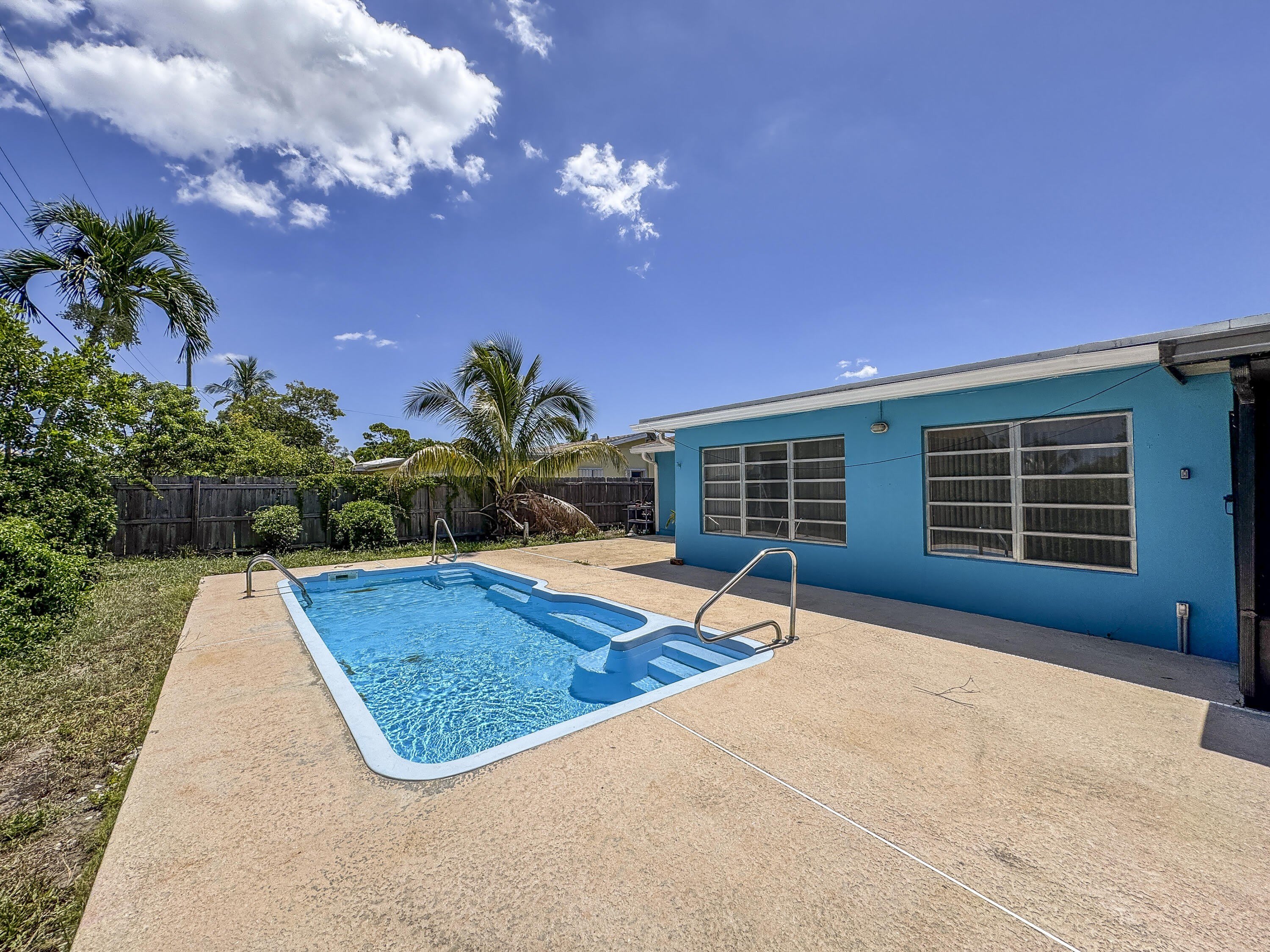 1326 Lake Erie Drive – photo 1