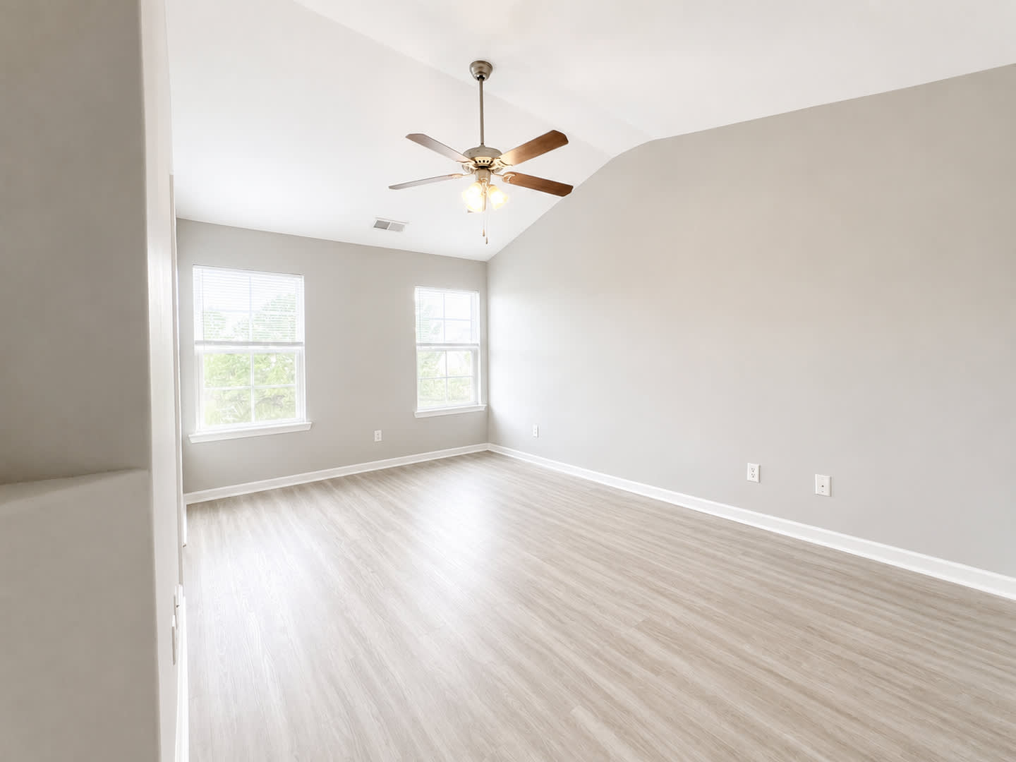 2 bedroom 2.5 bath townhome in Spring Lakes – photo 3