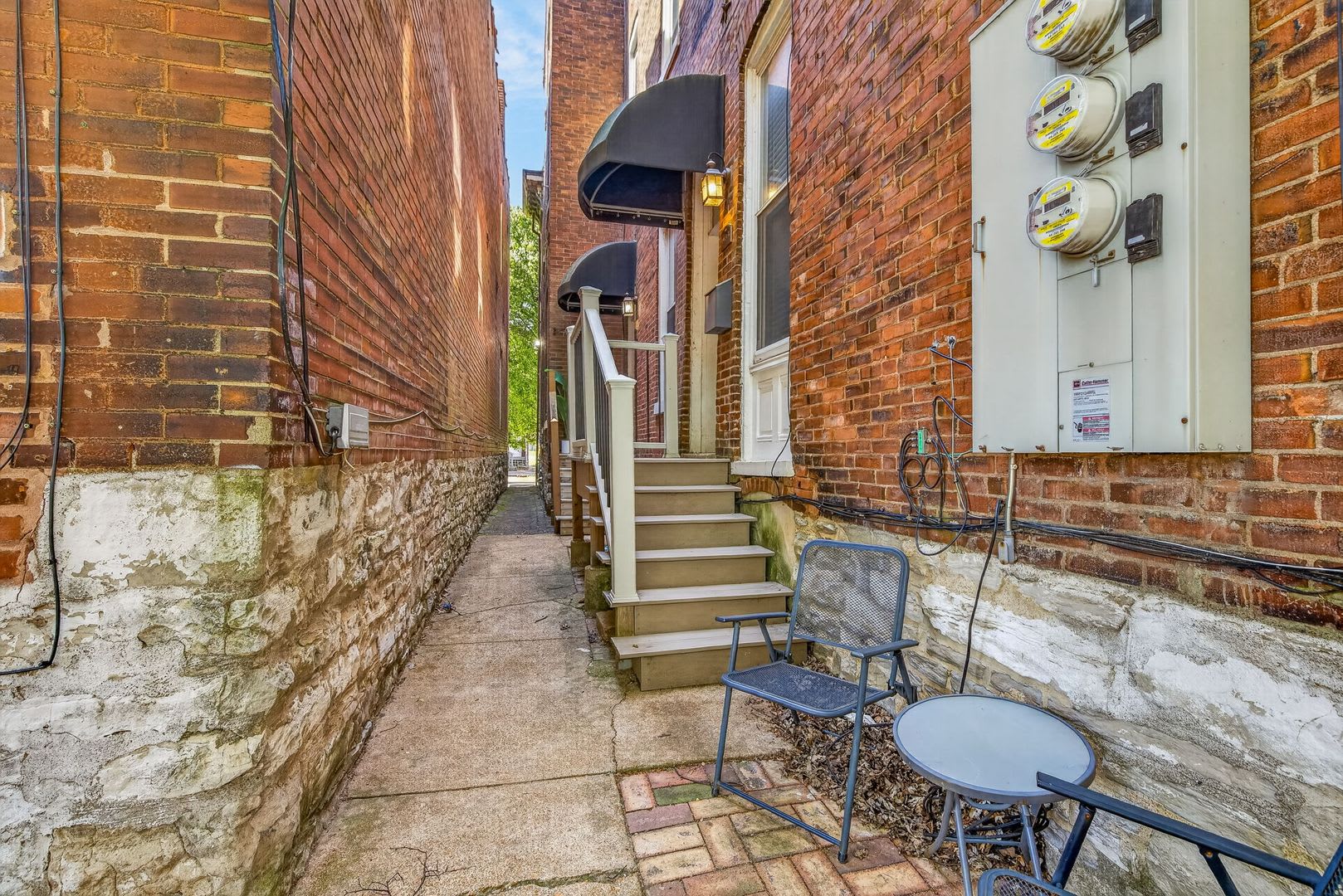 Fully Furnished 1-Bedroom in Benton Park – photo 4