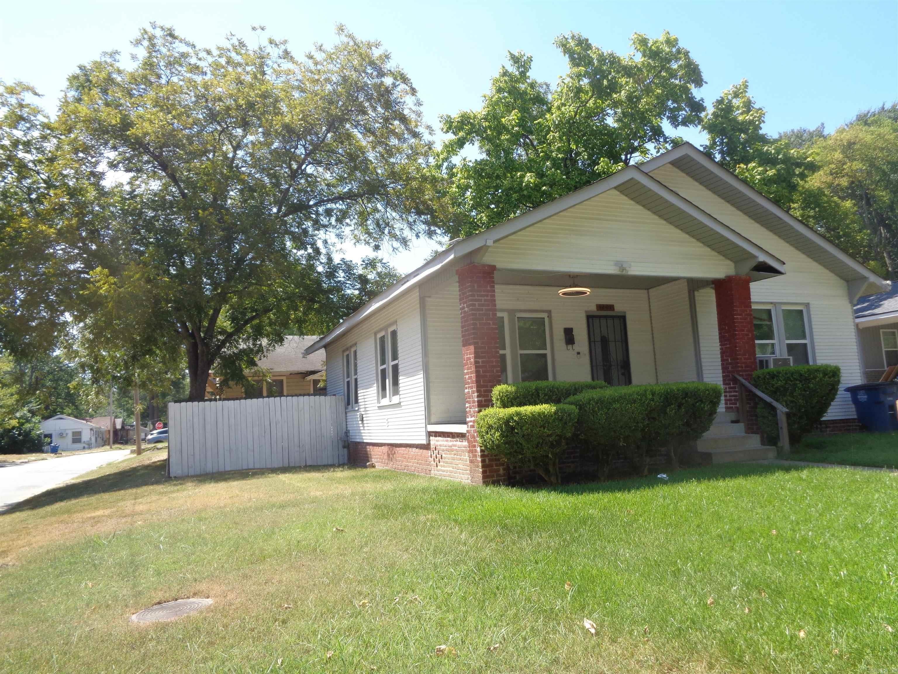 1201 Division Street – photo 2