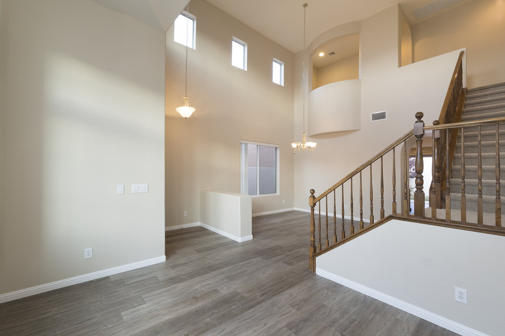 Summerlin Gated Community In The Paseos 4 Bedrooms Small Loft Den Office – photo 3