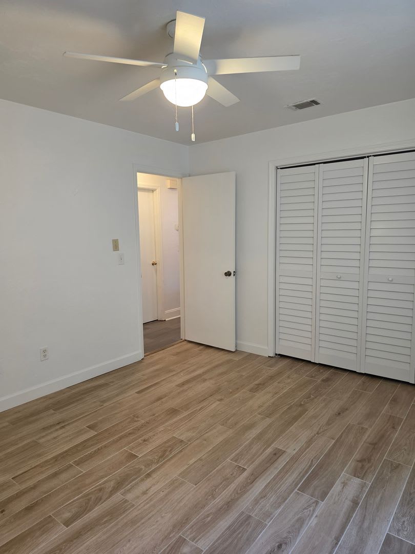 Cozy and Newly Renovated 2-bedroom, 1-bath townhome Close to Campuses! – photo 5