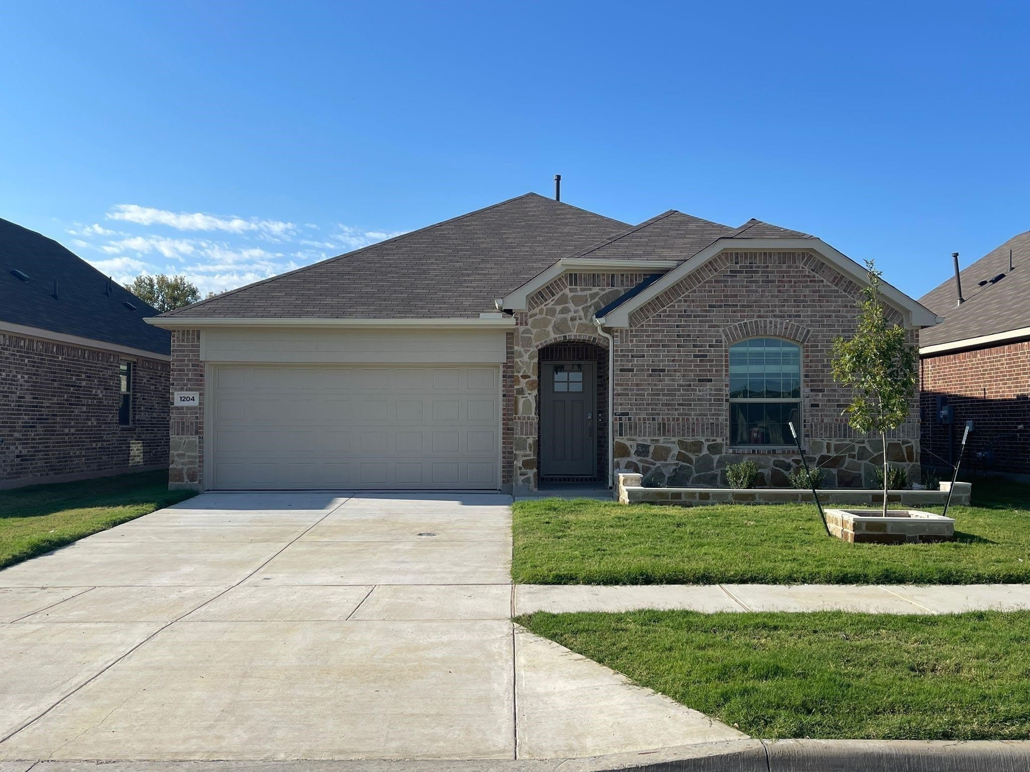 1204 Mimosa Lane – photo 1