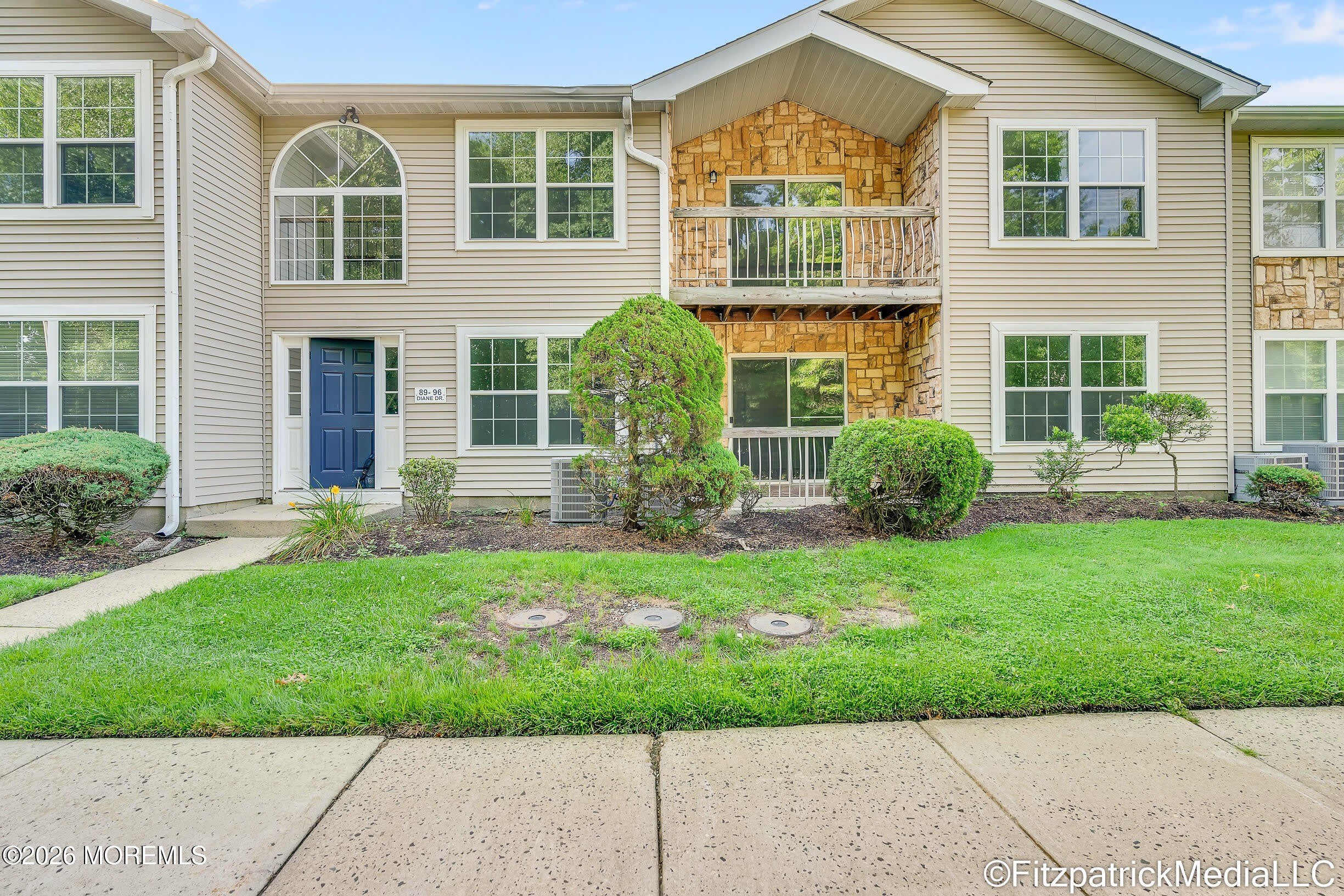 93 Diane Drive – photo 2