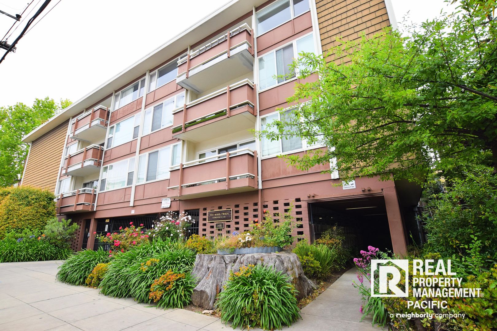 Sunny 2 bedroom in Mark Twain Building – photo 1