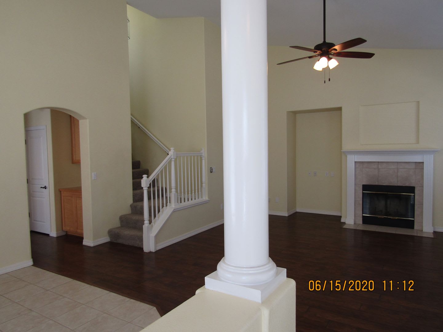 Large Two Story Home In Bradley Square Located Near Shopping 101 Frwy – photo 3