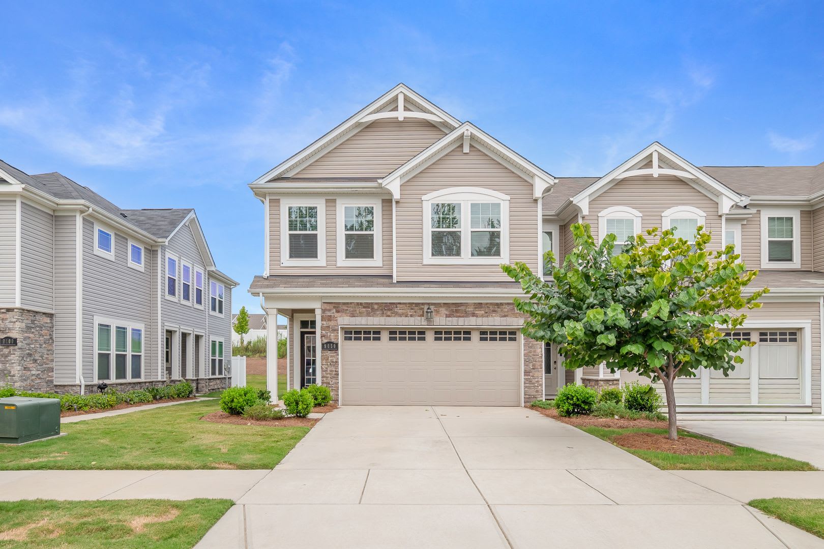 Modern Comfort Effortless Living Unbeatable Convenience In Northfield Crossing 3Br 2 5Ba 2 Car Garage – photo 1