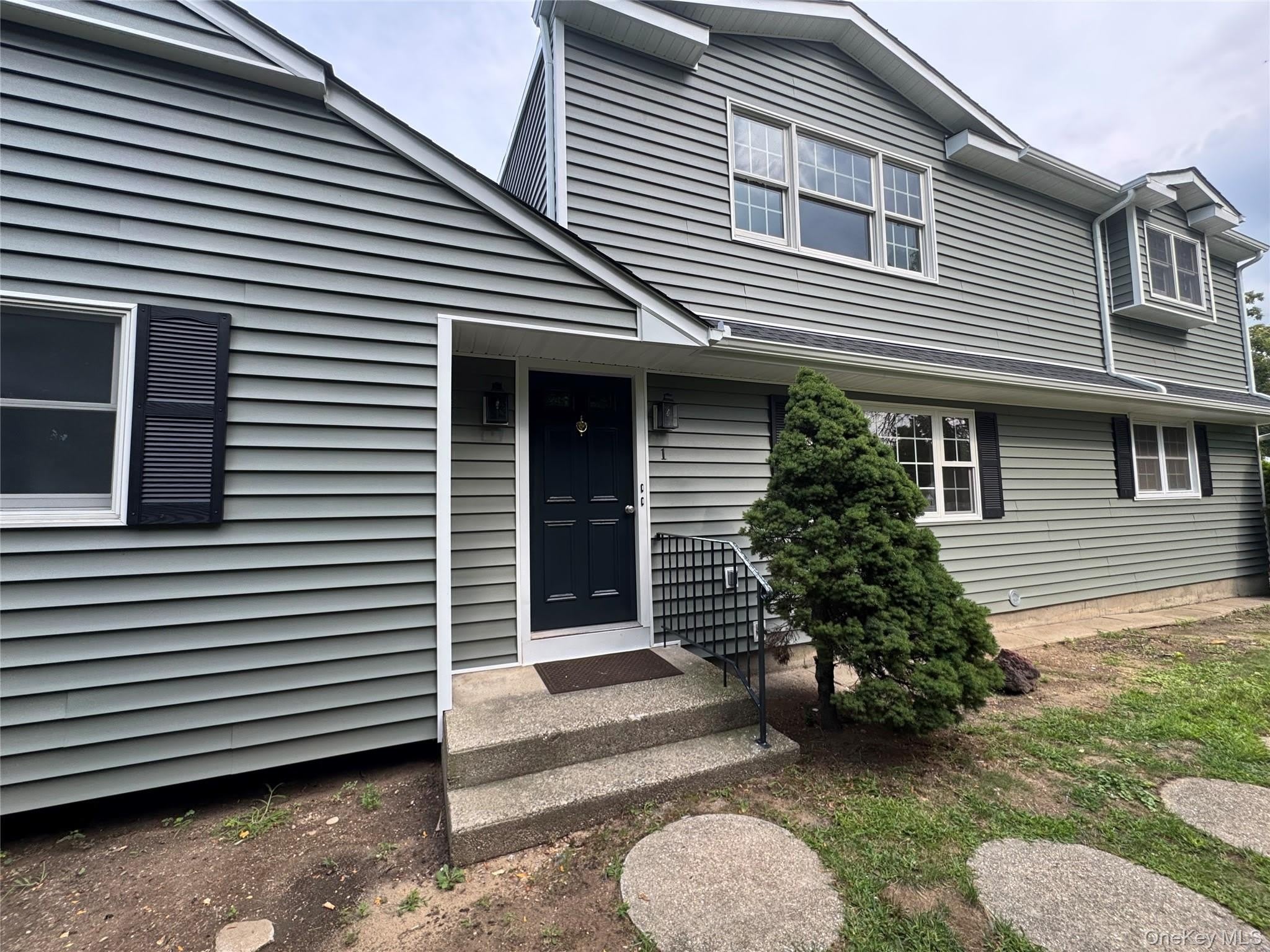 1 Towne Court – photo 1