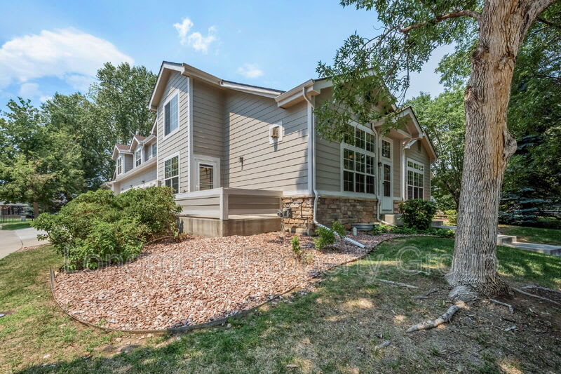 1613 Metropolitan Drive – photo 2
