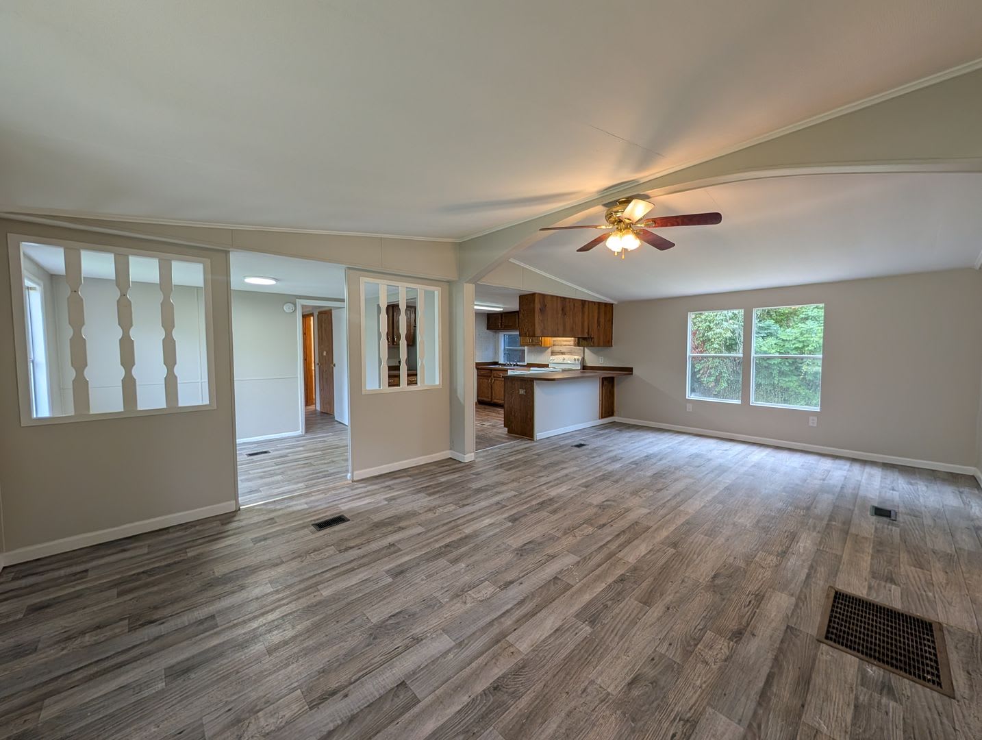 3 bed, 2 bath on 1/3 Acre of FENCED land. – photo 3