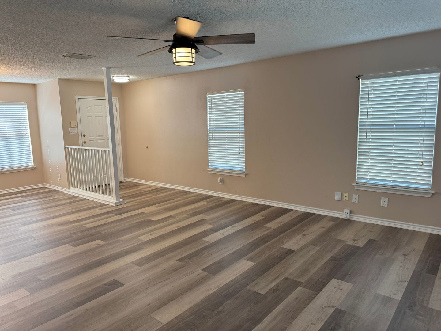 Welcome home to 8290 Morning Grove! – photo 4