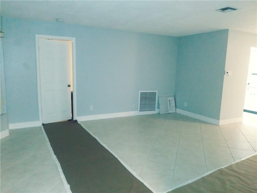 2630 NW 42nd Terrace – photo 4