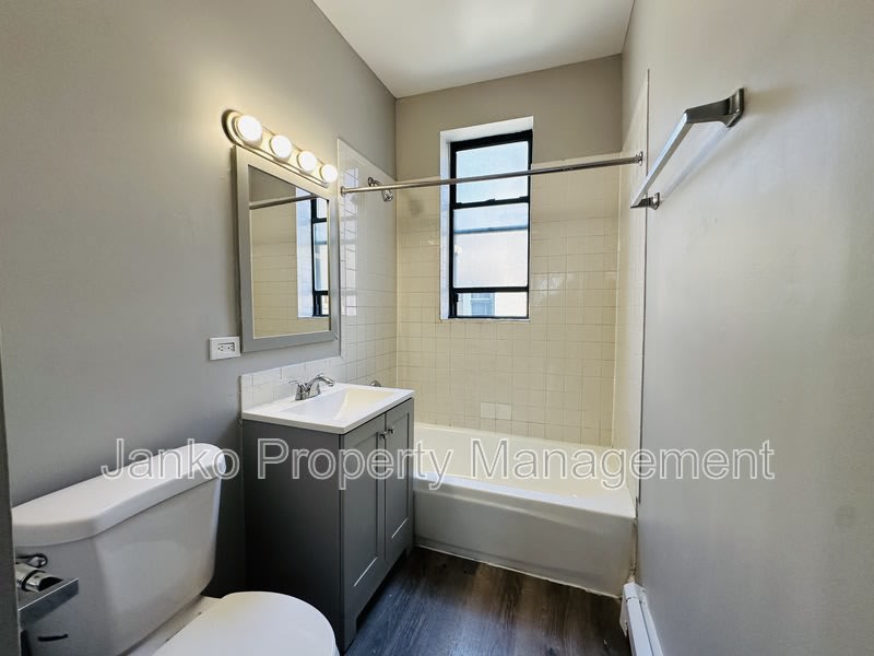 5657 W Washington Blvd – photo 4