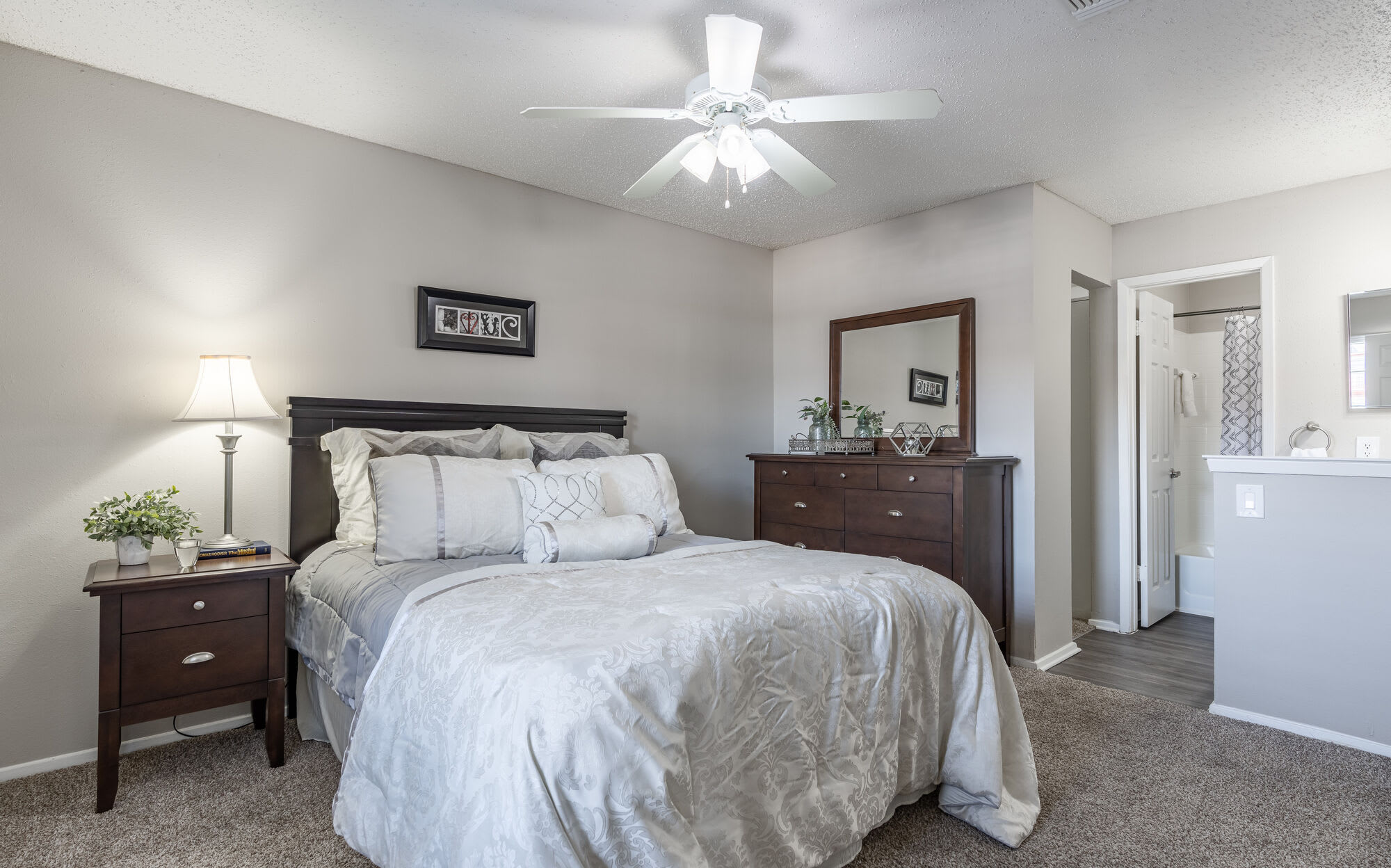 Cobblestone Village – photo 3