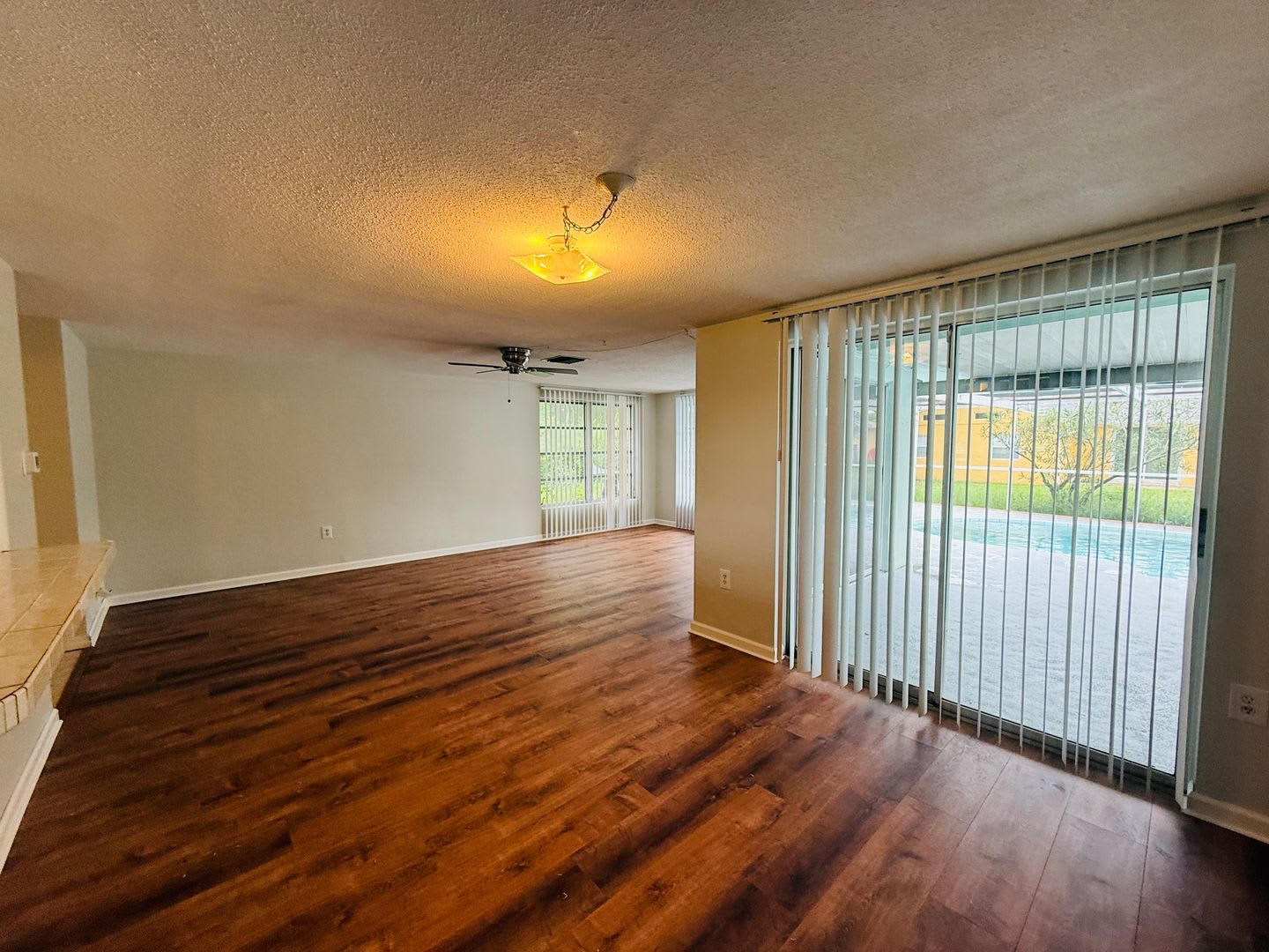 Beautiful Updated 2-Bedroom Home for rent with Screened-In Pool! – photo 5