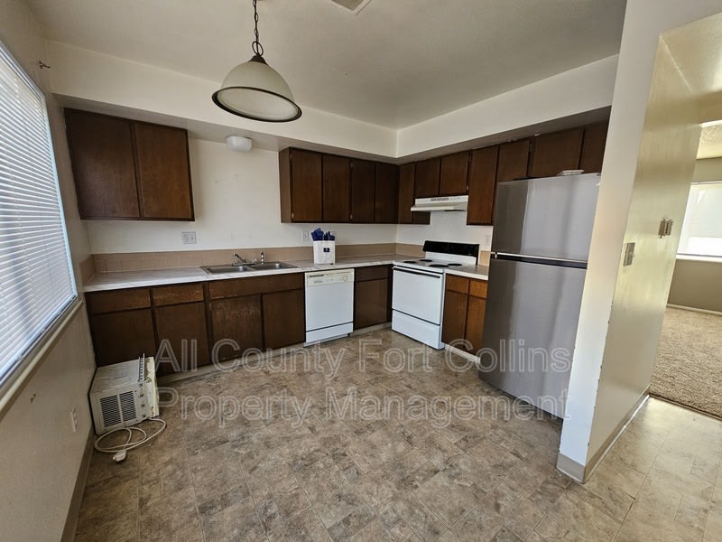 1142 26th Ave Unit B – photo 4