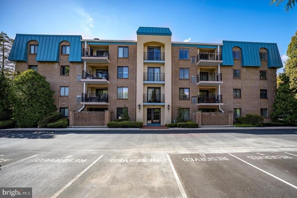 260 W Montgomery Avenue – photo 2