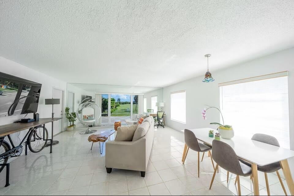 6 Lucerne Avenue – photo 3