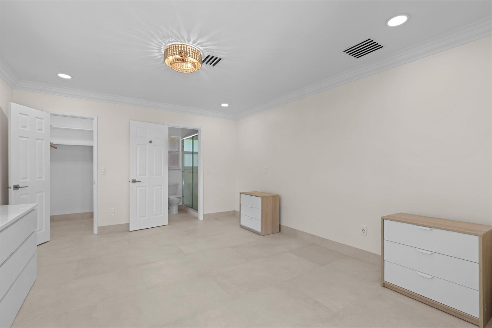 391 Southeast 7th Avenue – photo 4
