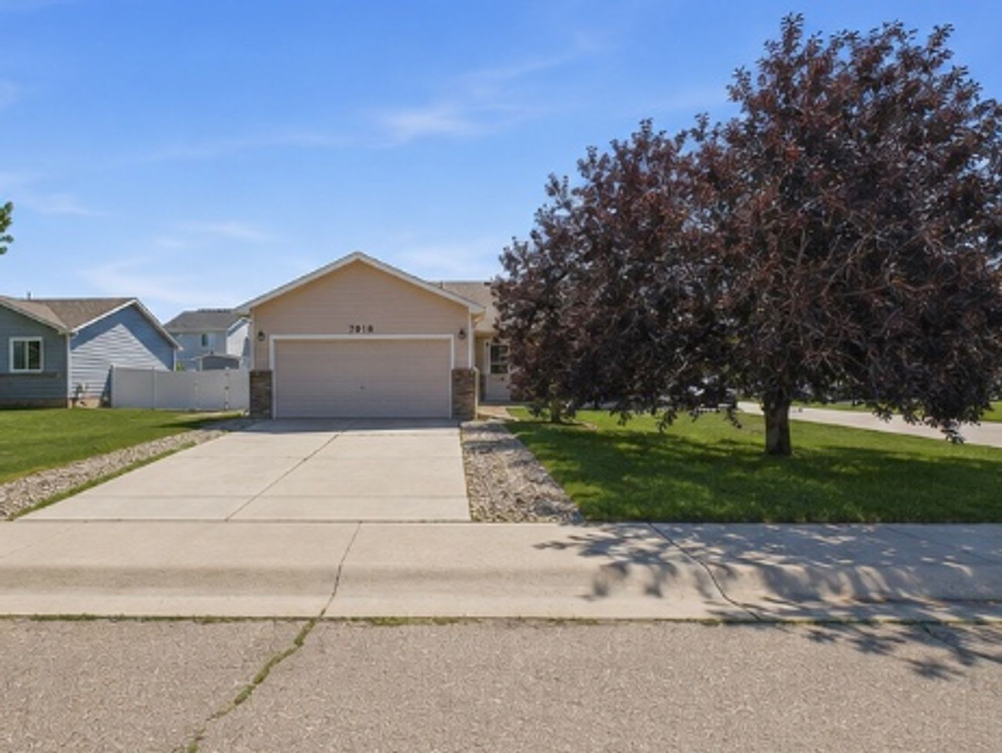 AVAILABLE NOW – 3 BD, 2 BA, 2 Car Garage – photo 1
