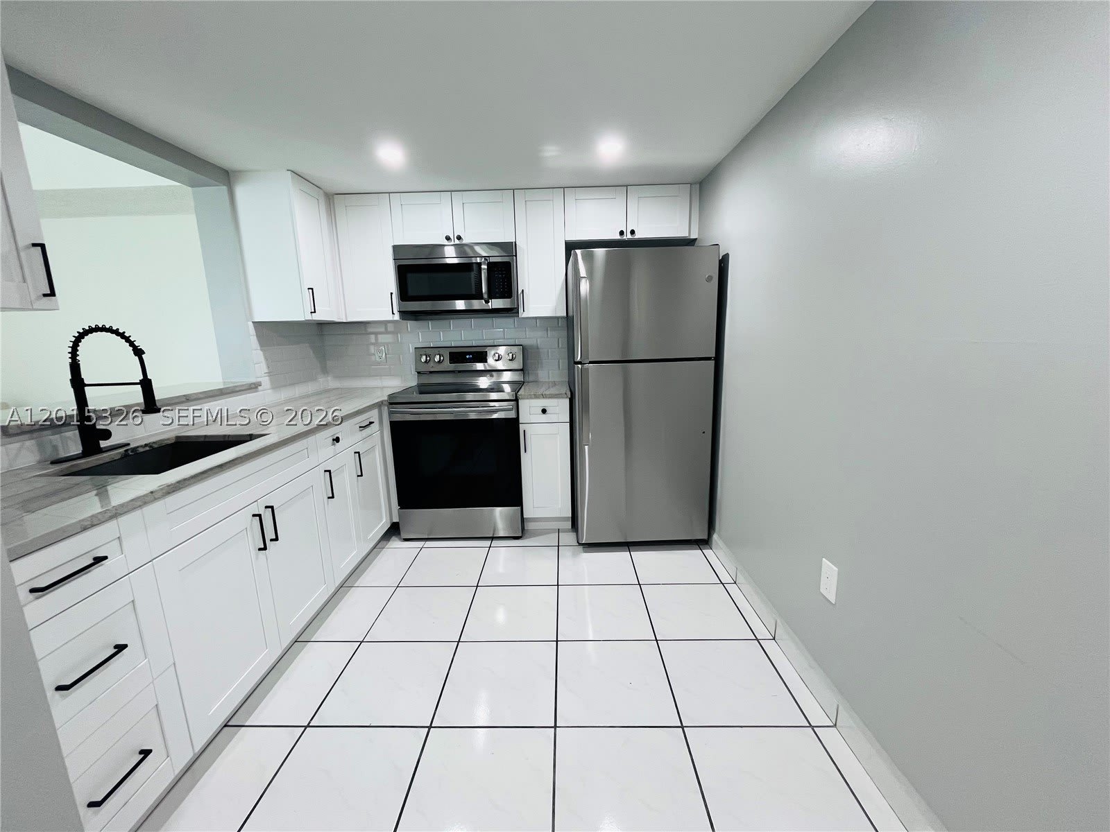 2055 SW 122nd Ave – photo 2