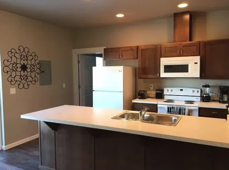 1709 East 7Th Avenue 9 – photo 4
