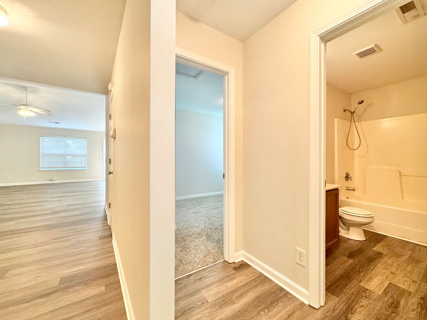 Open concept 3 or 4 BR in Manchester Subdivision – photo 3