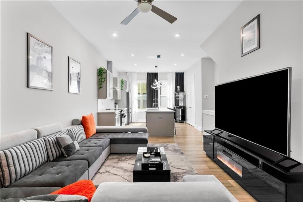 1321 Breezy Street SE – photo 4