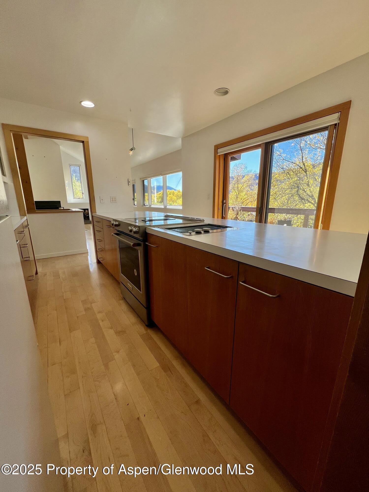 216 E Homestead Drive – photo 5