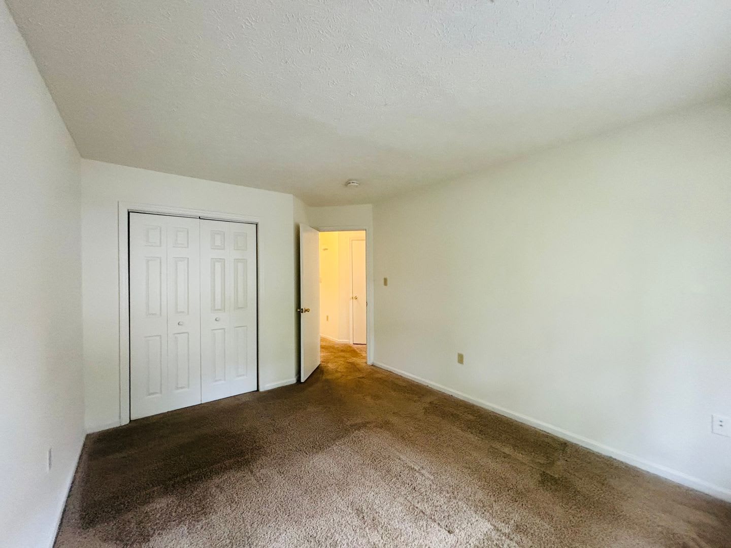 4 Bedroom 2 Bath Townhouse – photo 4