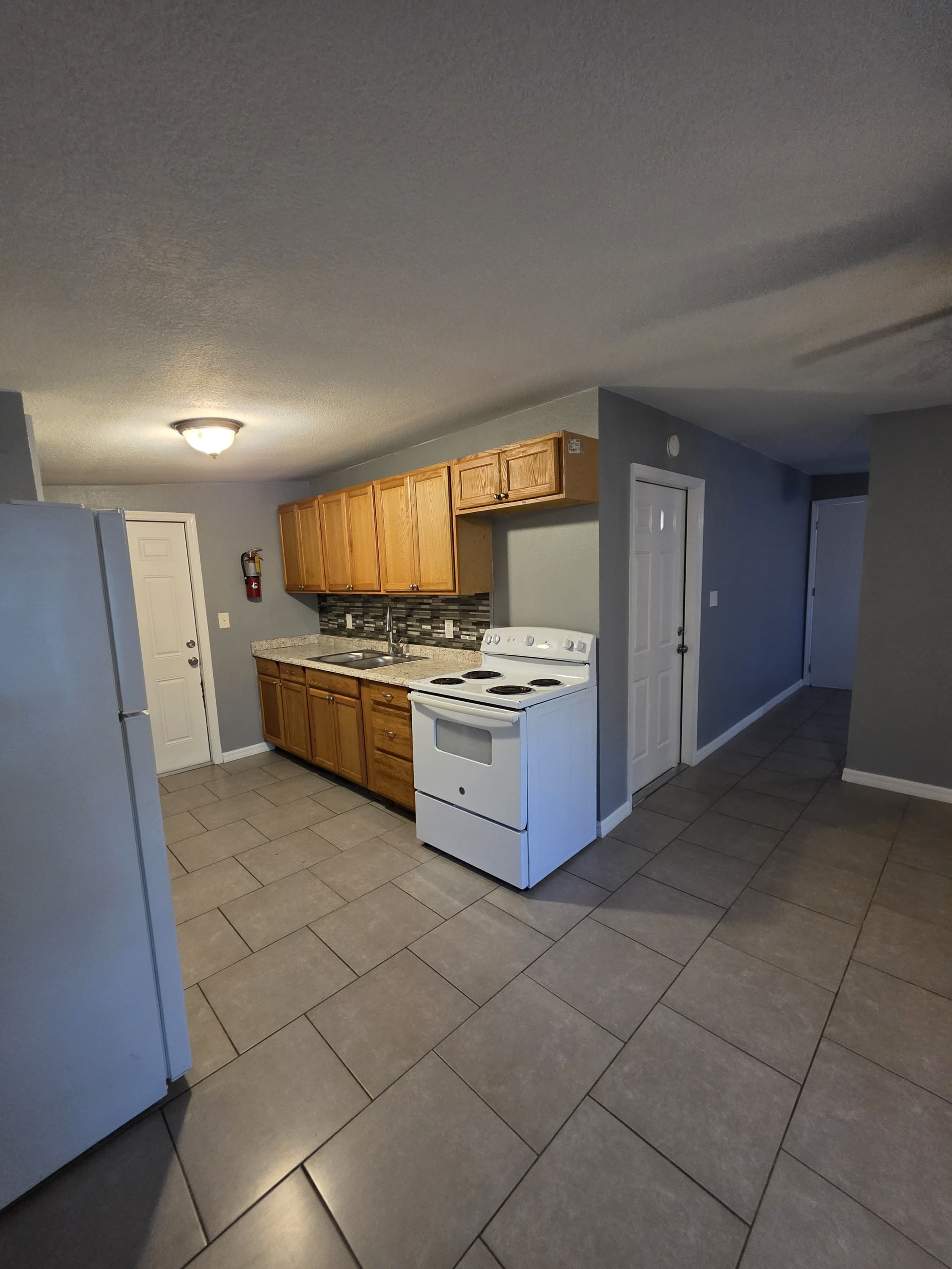 1328 37th Street Northwest – photo 4